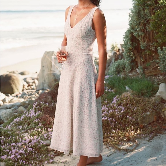 Ivory Floral Print Sleeveless Midi Dress - Picture 7 of 11